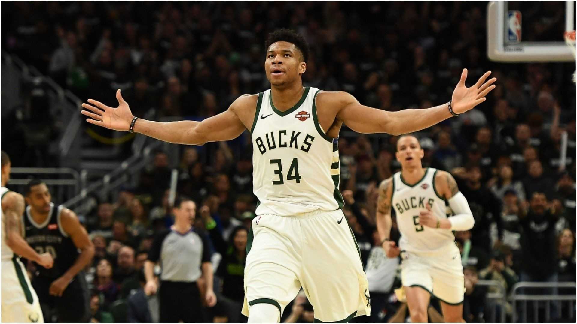 Download Milwaukee Bucks Antetokounmpo Wallpaper