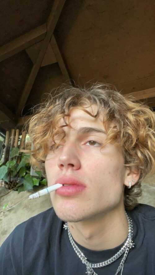 Vinnie Hacker Background iXpap