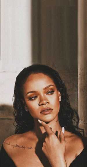 iPhone Rihanna Wallpaper