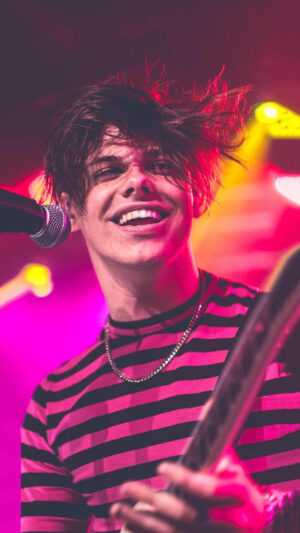 iPhone Yungblud Wallpapers