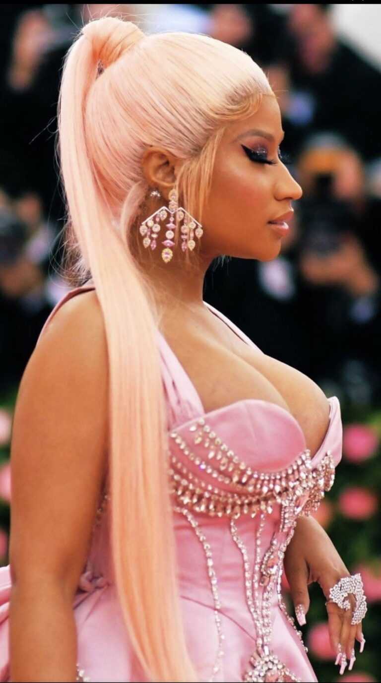 Nicki Minaj Wallpapers iXpap — free download