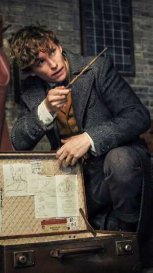 Newt Scamander Wallpaper