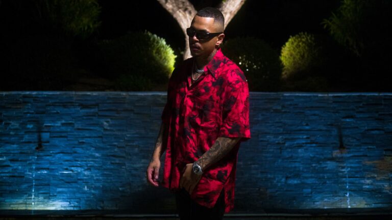 Luciano Wallpaper - iXpap