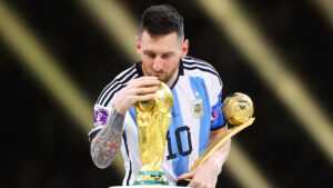 Messi Kissing World Cup Wallpaper
