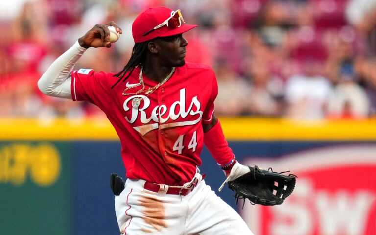 Elly De La Cruz Wallpaper - iXpap