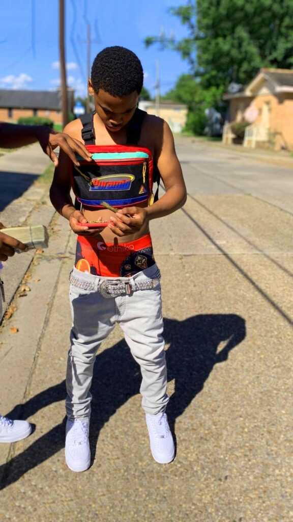 P Yungin Wallpaper - iXpap