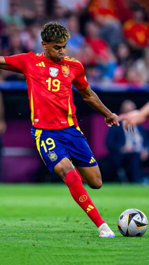 Lamine Yamal Wallpaper
